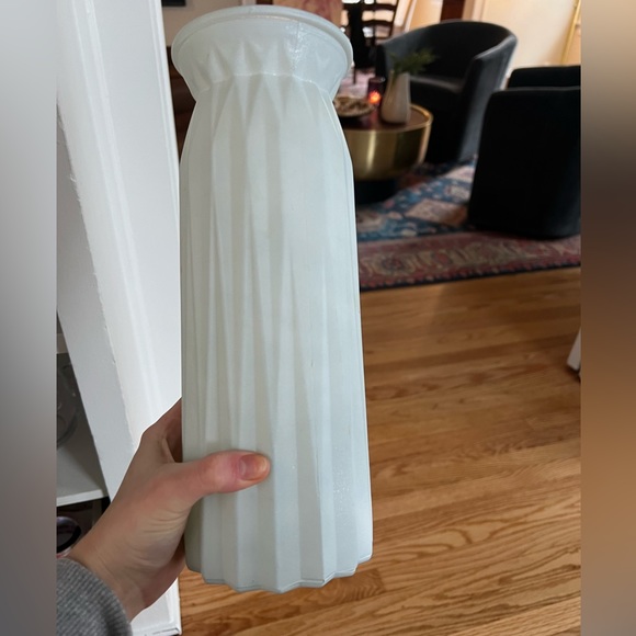 White Flower Vase from The Bouqs - Picture 11 of 12